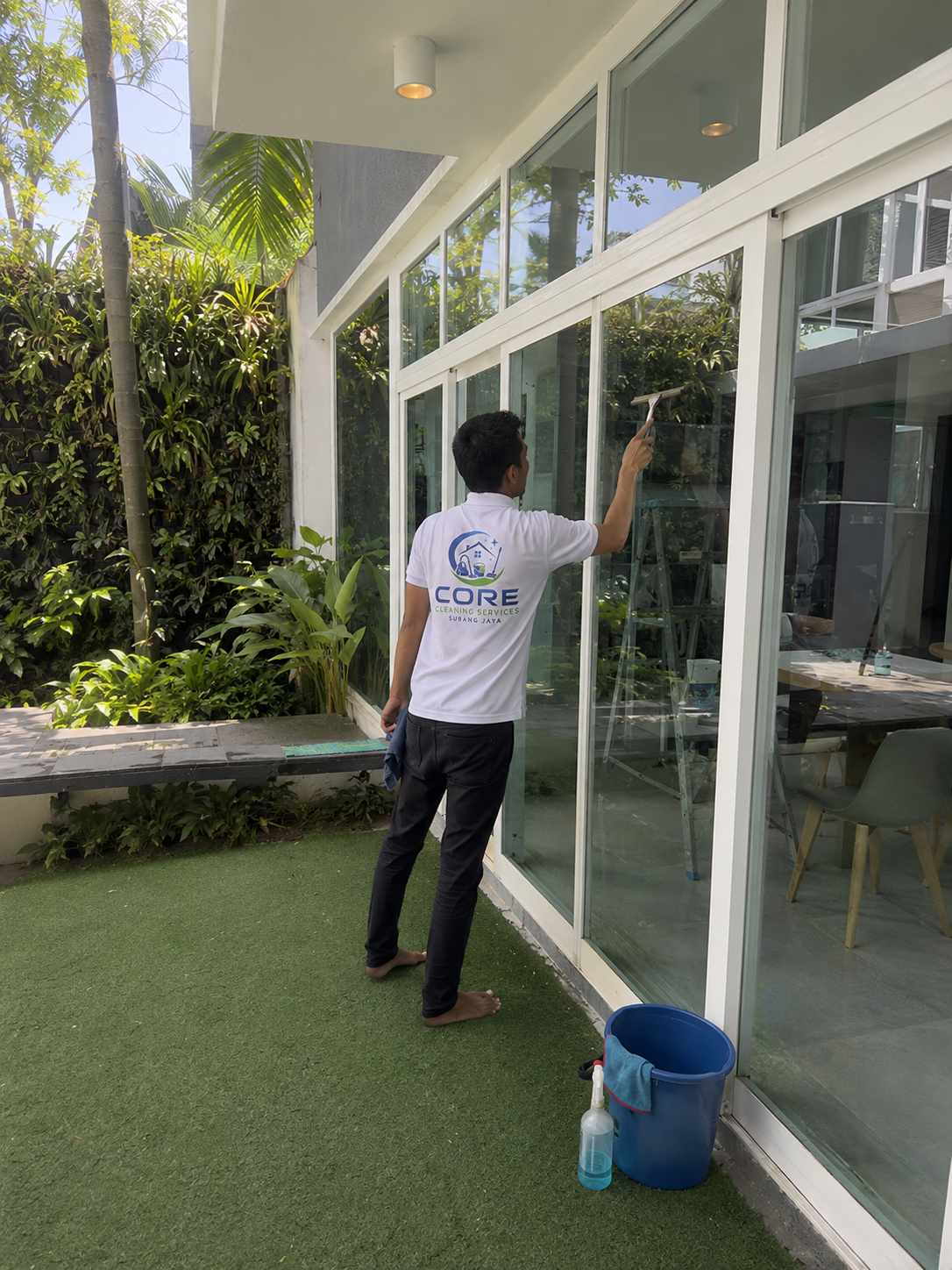 Exterior window cleaning in Subang Jaya
